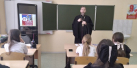 23 мая центральной детской библиотекой совместно с настоятелем храма святого праведного Иоанна Кронштадтского отцом Евгением для учащихся 4 «В» класса школы им. З.К. Пряхиной, корпус по уд. Восточной проведен урок доброты «В н - Федоровский район
